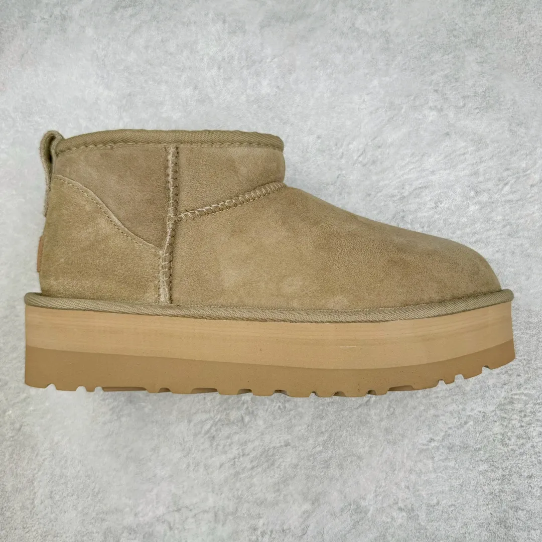 Pick up locally 💰520 UGG 5092 Classic autumn and winter sheepskin and fur integrated snow boots. All shoes are made of ZP. Longfeng A-grade Australian imported sheepskin and fur integrated brand OEM production line. Fully follow the ZP process. OEM original pattern maker. Adhering to the principle of no original shoe development and selection. Pay attention to every detail. The most authentic version on the market. TREADLITE "Light Wing" technology outsole. Light/durable/flexible/pile size: 35 36 37 38 39 40 41 42 Coding: by2936070
